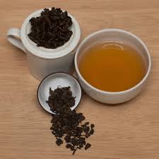 Oolong tea is a traditional chinese tea. Red Oolong Blue Willow Tea
