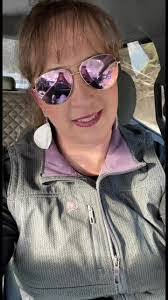 Lora Bradshaw's Instagram, Twitter & Facebook