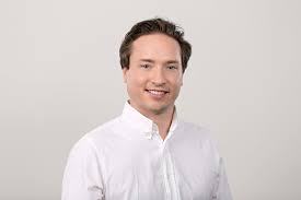 Zweimal jährlich zum routinecheck für optimale vorsorge! Frederik Petz Zahnarzt In Munchen Termin Online Buchen