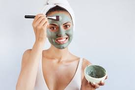 Jika mempunyai kulit yang sensitif, masker wajah organik bisa jadi solusinya. 7 Cara Memakai Masker Spirulina Yang Benar Hasil Maksimal