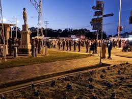 The official nsw anzac day dawn service at the cenotaph in martin place starts at 4.30am. Hmaonna5ezsgem