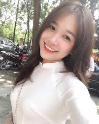 Esperanza Maynard's Instagram, Twitter & Facebook