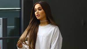 View this post on instagram a post shared by ariana grande. Ariana Grande Wore Her Hair Straight And Down Teen Vogue
