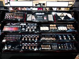 Explore our unrivaled selection of makeup, skin care, fragrance and more from classic and emerging brands Lohnt Sich Ein Besuch Bei Sephora Munchen Innenaussen