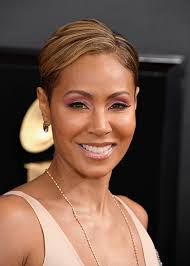 Willow looks like she has her natural curls out and jaden definitely with his head full of curly hair. Pixie Jada Pinkett Smith Short Hair Novocom Top