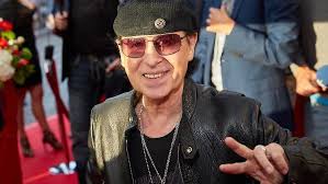 The lineup from 1978 to 1992 was the most successful incarnation of the group, and included klaus meine (vocals), rudolf schenker (rhythm guitar), matthias jabs (lead guitar), francis buchholz (bass), and herman. Klaus Meine Wird 70 Jahre Alt Scorpions Legende Wunscht Sich Nur Eines N Tv De