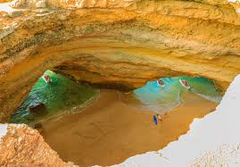 Salvatore gulisano ha passato una giornata con fabrizio del noce, ex dirigente rai, che si gode la sua pensione a lisbona. Mybestplace Algar De Benagil Portugal S Majestic Sea Cave