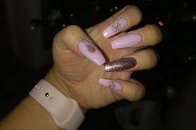 This content is imported from youtube. What S The Difference Between Acrylic Nails And Gel Nails