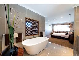 We Love The Open Plan Design Of This Bedroom And Bathroom Open Concept Bathroom Open Bathroom Open Plan Bathrooms