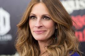 Julia roberts puts her megawatt smile on display in new chopard campaign — see the photos! 12 Best Performance Of Julia Roberts Career Designer Women