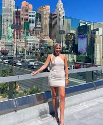 No Bra Needed In Vegas R Bralesssexiezpix Web Porn