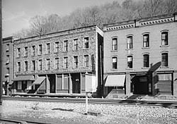 A few residents still live in thurmond (only 4 according to the internet). Thurmond West Virginia Wikipedia
