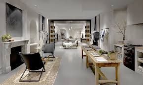 Inside Gwyneth Paltrow S Goop Pop Up Shop In Chicago Interior Design Retail Interior House With Porch