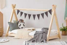 Il est prévu pour accueillir un couchage de taille 90x200 cm. Lit Enfant Tipi Indien 90x190 Miky Lit En Bois Massif Jurassien