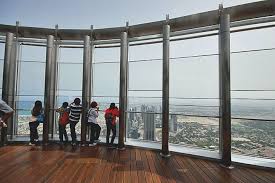 Für touristen ist die aussichtsplattform at the top burj khalifa sky die. Burj Khalifa Im Hochsten Turm Der Welt Stern De