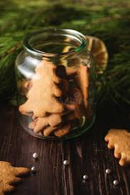 Biscuits De Pain D Epice De Noel Dans Le Pot En Verre Photo Stock Image Du Dans Epice 63590186