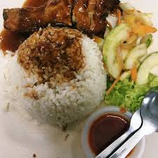 Bawah jejantas depan tm point. Restoran Nasi Ayam Malaysia Melaka Sentral