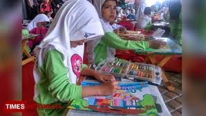 Aneka gambar mewarnai gambar mewarnai kereta api untuk anak paud. Tanamkan Jasa Pahlawan Ratusan Siswa Tk Mewarnai Gambar Gerbong Maut Times Indonesia