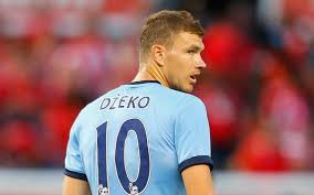 Ball drops perfectly for him to blast it past the keeper instead he baby shot it directly at keeper.then lazio quickly countered and scored. Edin Dzeko Leben Biographie Und Karriere Des Beruhmten Bosnischen Fussballspielers