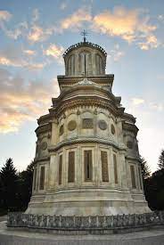 Mănăstirea curtea de argeș este o mănăstire din românia situată în orașul curtea de argeș. Datei Manastirea Curtea De Arges Jpg Wikipedia