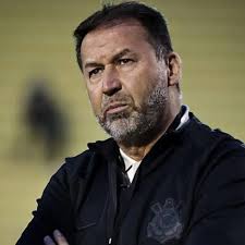 O Augusto Melo disse essa semana que o caixa do Corinthians está zerado e  por isso, o clube não irá atrás de reforços. Quando o clube não tem  dinheiro pra contratar, tem