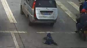 Child Falls From Moving Car Into Busy Road Cnn Video