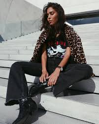 How can i contact anita da costa's management team or agent details, and how do i get in touch directly? 2 485 Likes 13 Comments Anita Costa Anitadacosta On Instagram Print Amp Cowboy Boots Ootd Cowboy Laars Outfits Cowboy Outfits Boot Outfit