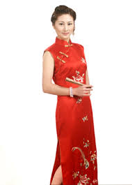 Tidak menggunakan songket 100%, namun elemen tradisional dalam busana. T R A D I S I O N A L Fashion Online