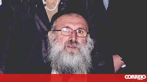 Rabino do Porto fica com termo de identidade e residência e entrega de  passaporte