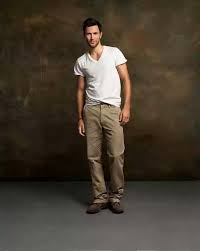 Style Tip Any Light Coloured Tee S Shirts Will Go With Beige Pants Best Choice White T Shirt Or Black T Shirt Y Khaki Colored Tee Shirts Mens Casual Khakis