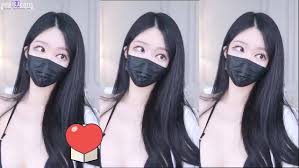 Satisfy your primal urges for O111na's irresistible allure