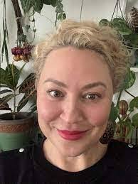 Helena Abrams's Instagram, Twitter & Facebook