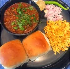 Enjoy your kholapuri misal pav recipe for a breakfast treat or during tea time.the famous spicy kolhapuri snack. Misal Pav Recipe How To Make Maharashtrian Misal Pav Easy Recipe