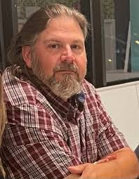 Marvin Henning's Instagram, Twitter & Facebook