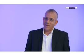 و تذاع المباراة على شبكة بين سبورتس القطرية bein sports بتعليق كل من حفيظ دراجي ، و أحمد الطيب على القنوات التالية. Ø­ÙÙŠØ¸ Ø¯Ø±Ø§Ø¬ÙŠ ÙŠØµØ¯Ù… Ø§Ù„Ø¬Ø²Ø§Ø¦Ø±ÙŠÙŠÙ† Ø¨Ø´Ø£Ù† Ù‚Ø±Ø¹Ø© Ø¯ÙˆØ±Ù‰ Ø£Ø¨Ø·Ø§Ù„ Ø¥ÙØ±ÙŠÙ‚ÙŠØ§ Ø§Ù„Ù…ØµØ±ÙŠÙˆÙ†