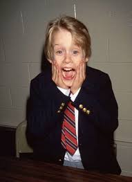 Kevin Mccallister Played By Macaulay Culkin Home Alone Classic Christmas Movies Macaulay Culkin Christmas Movie Characters