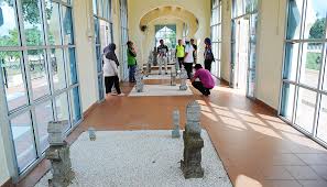 Selepas menziarah makam laksamana bentan, kita singgah sebentar di makam sultan mahmud mangkat dijulang yang berada tidak kurang 10minit antara satu sama. Kota Tinggi Bike Ride