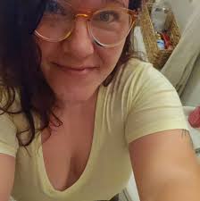 GIDDY UP 🤠 We've got two 4-packs of tickets to this weekend's Country  Music Weekend at Peek'n Peak! Tell us your favorite country artist and  we'll pick a winner! **Winner will need