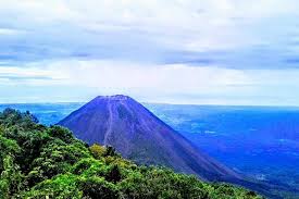 Este día ha llegado a el salvador jean manes, enviada por el gobierno de joe biden. Maya Ruinen Von El Salvador Ruta De Las Flores Und Vulkane Cerro Verde Park San Salvador 2021