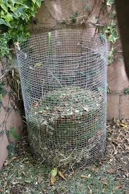Uses For Grass Clippings In The Garden And Chicken Coop Diy Compost Grass Clippings Compost Bin Diy