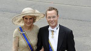 Hanedan ailesi hükümdar.1 danimarka kraliyet ailesinin tüm üyeleri hariç kraliçe margrethe ii unvanına sahip olmak danimarka prensi / prensesi. Kraliyet Ailelerinde Ikinci Cocuklar Ne Yapiyor Euronews