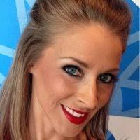 Lisa Mikelson's Instagram, Twitter & Facebook