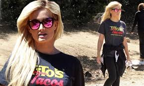 Curious adventures and cautionary tales of a former playboy bunny. Former Playboy Model Holly Madison Shows Off Slim Pins In Clinging Black Leggings Daily Mail Online