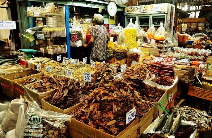 Traditional Market Scene in Bangkok, Thailand · Free Stock Photo