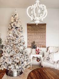 Decorating A Simple White Flocked Farmhouse Christmas Tree To Decorate My Flocked Farmhouse Christmas Decor Christmas Decorations Rustic Farmhouse Christmas