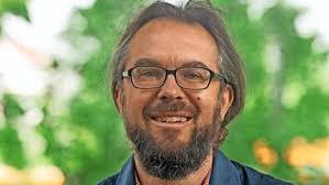 Stimmen aus Dresden: Demokratie nur mit Diplom?