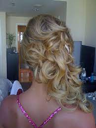 Hair To One Side This Look Combines The Best Of Both And Updo And Down Style Hair Is Pulled To One Side So Stays Hair Styles Side Hairstyles Down Hairstyles