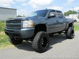 2011 Chevrolet Silverado 1500 Lt Lifted 4x4 Crew Cab Short Bed Low Mileage 29 995 Visit Chevy Trucks Silverado Chevrolet Silverado 1500 Chevrolet Silverado