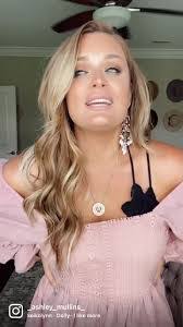 Ashley Smithers's Instagram, Twitter & Facebook