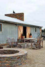 Thinking Outside The Box Modern Barn Conversion In Australia Barn Style House Modern Barn Farm Shed